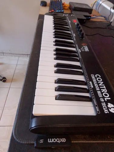 Teclado MIDI Spring 49 Teclas Semi-Novo