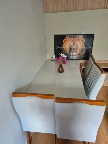 Mesa Moderna de 6 cadeiras