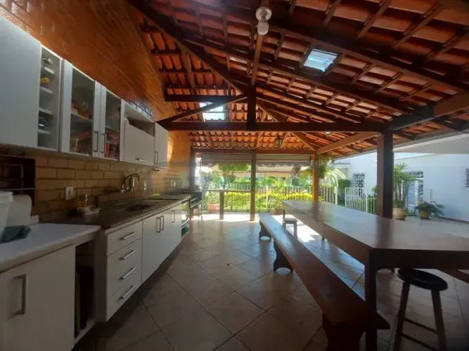 RV-MAR5458 LINDA CASA AMPLA COM QUINTAL/ESPAÇO PARA PISCINA E MAIS OUTRA CASA AMPLA EM CI