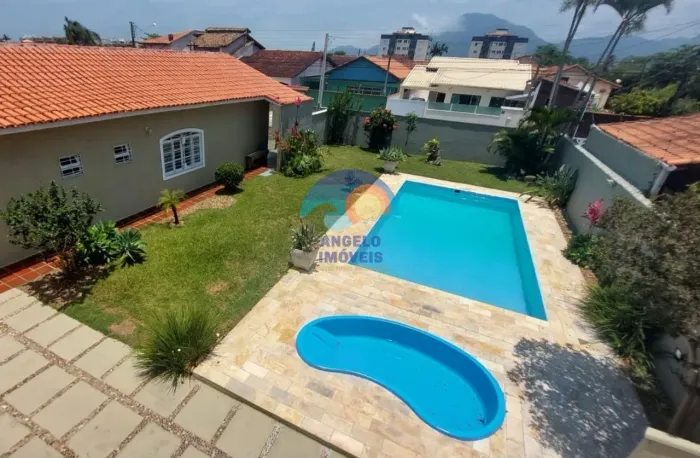 Um verdadeiro condomínio particular a 700m da praia