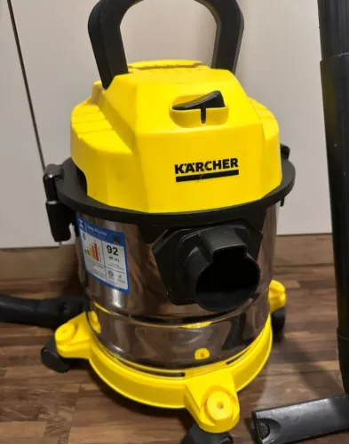 Aspirador Karcher água e pó.