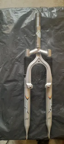 Garfo de bicicleta novo