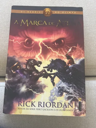 Livro: A marca de Atena - Rick Riordan