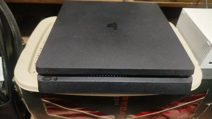 Playstation 4 slim 1tb