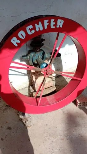 Vendo Roda d'água completa
