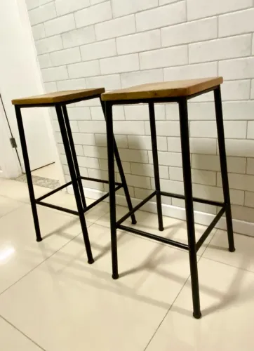 2 Banquetas Tok&Stok - Madeira e Metal - Impecáveis