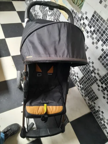 Vendo carrinho de bebê seminovo da marca galzeerano