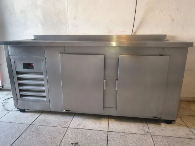 Balcão refrigerado em inox 2 portas 220V dependendo ENTREGA GRÁTIS funcionando