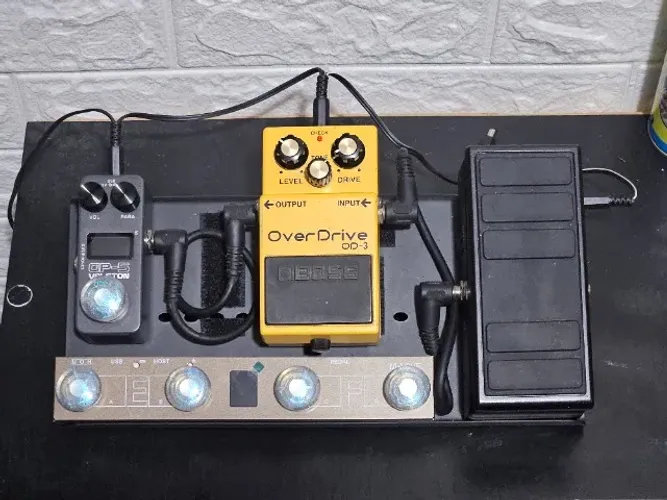 Mini Pedalboard completa - Valeton Gp5 - Chocolate - Boss OD3 e Volume Wah