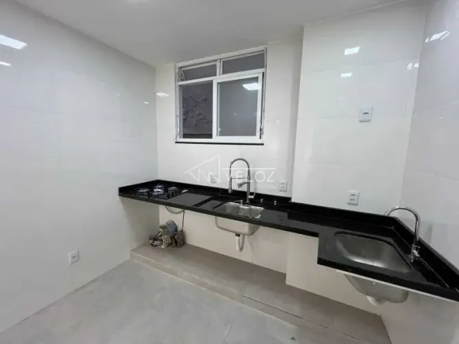 Kitnet/Conjugado : / Residencial / Centro
