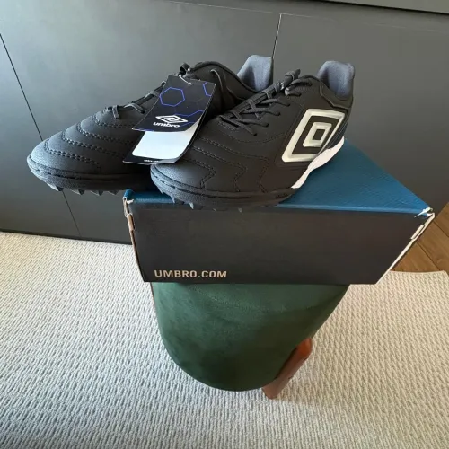 Chuteira Society Umbro Adamant Master Class Club
