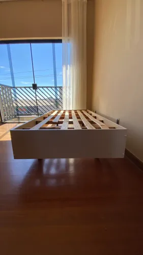 Cama Solteiro flutuante 