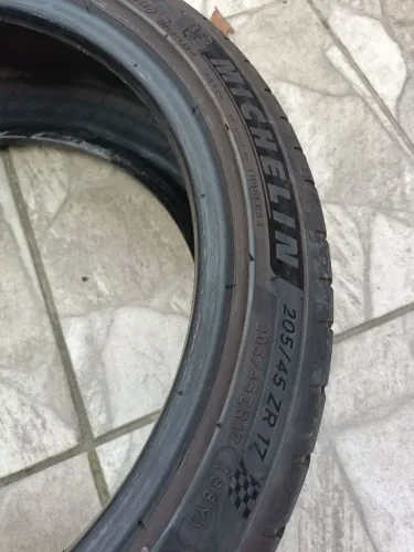 Vendo par de pneu aro 17 205/45 michelan em otimo estado