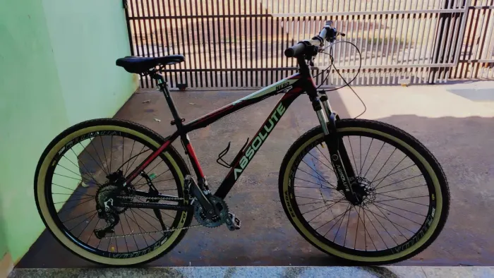 Bicicleta Absolute Nero