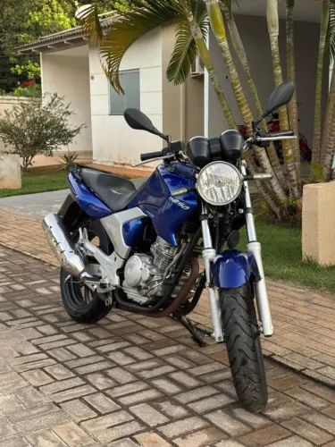 Fazer 250 bem conservada