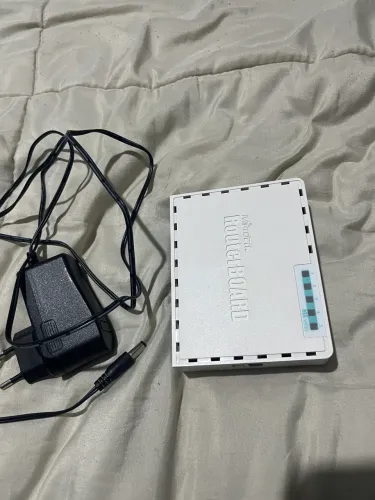 Roteador mikrotik RB750Gr3 hEX