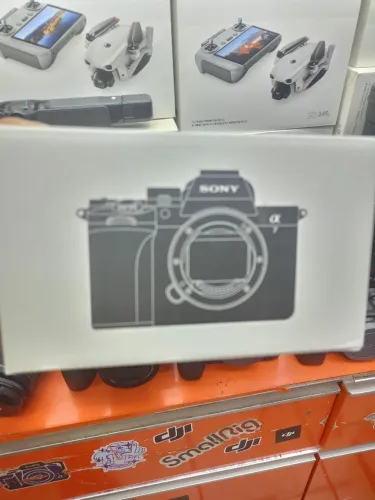 CAMERA SONY A7V NOVA LACRADA COM GARANTIA E BRINDE