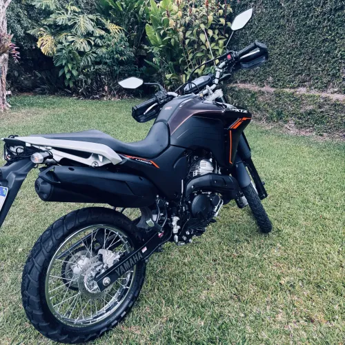 LANDER SEMI NOVA 1.900 km