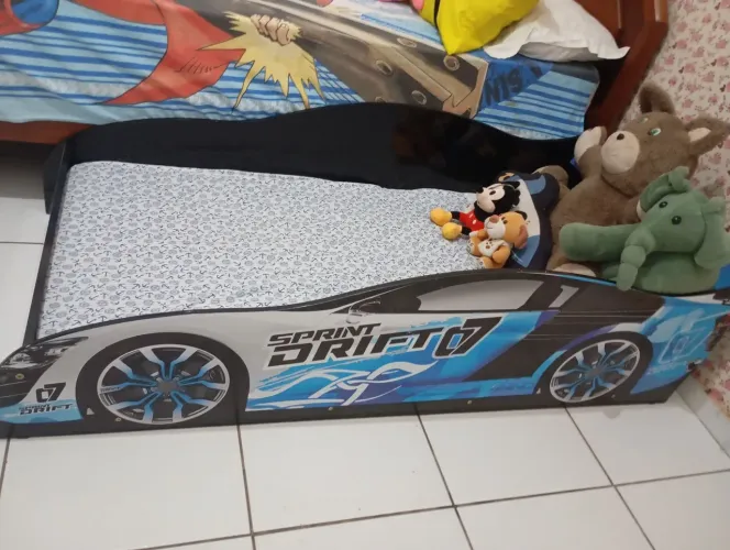 Vendo cama de carro infantil
