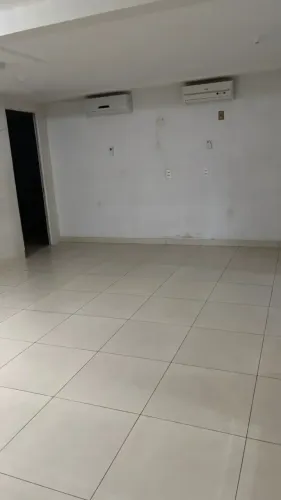 Alugo sala comercial na Maria Lacerda Montenegro