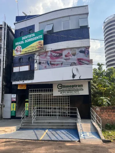 Vendo prédio comercial 3 andares