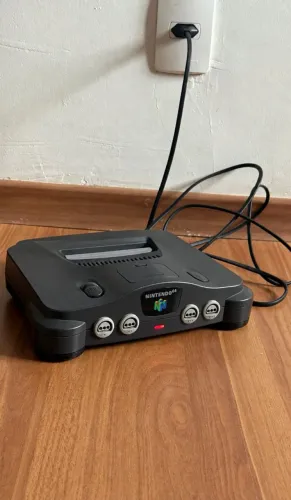 Nintendo 64 funcionando perfeitamente