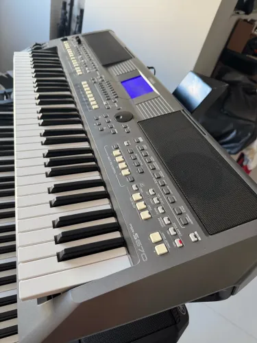 Teclado yamaha psr s670
