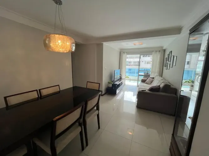 Apartamento de 03 Quartos, sendo 1 Suíte na Segunda Quadra do Mar de Itapoã!