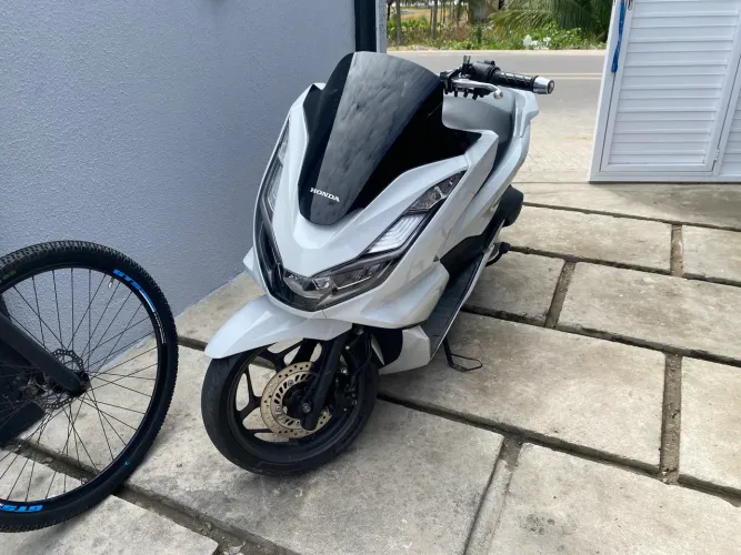 Vendo PCX bastante nova