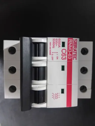 Disjuntor trifásico 40A 50A 63A