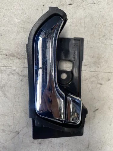 Maçaneta Interna Porta Direita Chevrolet S10 2022 Dianteira