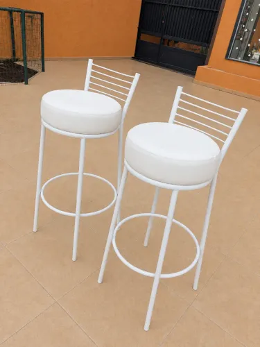 02 banquetas altas NOVAS!