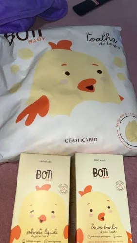 Toalha de bebê boticario