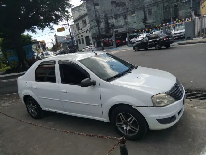Renault Logan Expression Hi-flex 1.6 8V 4P 2012