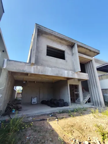 TERRAS ALPHAVILLE Belíssima Casa em fase final de construção/acabamento 