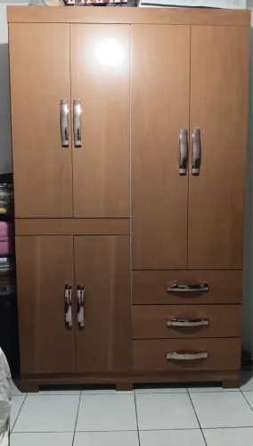 Guarda roupa 6 portas e 3 gavetas semi novo 