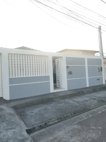 Casa Independente com Quintal Amplo, Churrasqueira e 4 Vagas