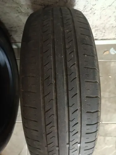 Pneu 185 60 15