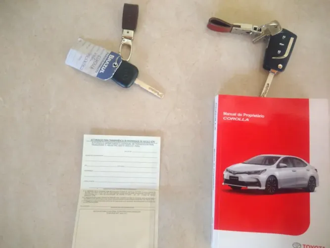 Toyota Corolla GLI Upper 1.8 Flex 16V Aut. 2019 prata único dono 95.990