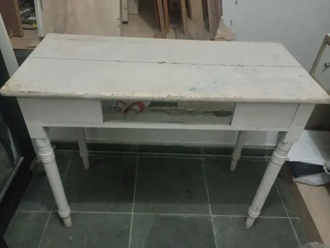 Mesa estilo colonial