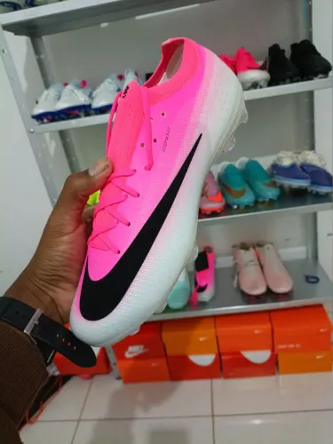 Chuteira mercurial vapor 17