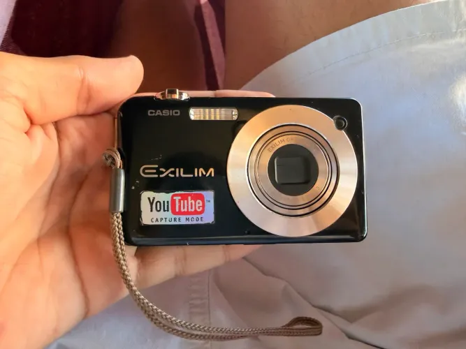 Casio Exilim 12.1 Mp - Novíssima - ? DESCRIÇÃO