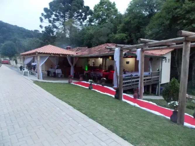 Ótima Chácara de Eventos com Pousada- Festas/Religiosos/Familiares/Escolares - 36.000m2