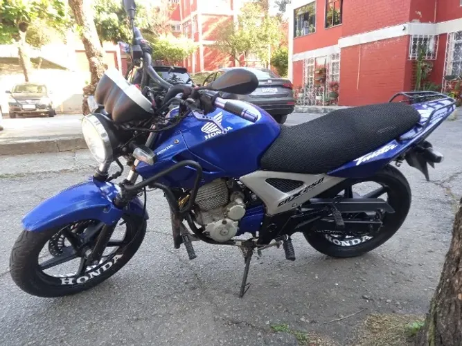 Moto Twister 250cc azul ano 2004
