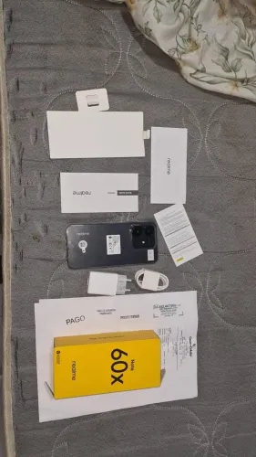 Vendo um realme note 60X novo na caixa com documento e tudo ele tem só 5 dias de uso 128GB