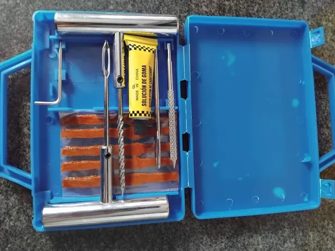 Kit remendo para pneus sem câmara 