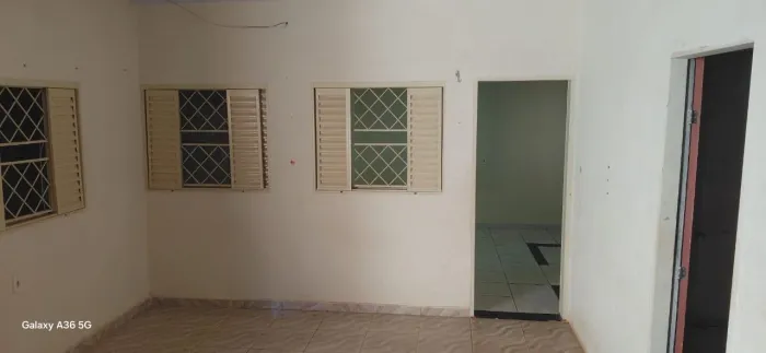 ALUGO CASA