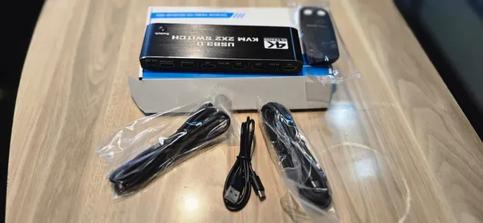 Comutador KVM HDMI 2x2 para 2 Computadores e 2 monitores 