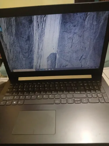 Notebook Lenovo Intel Core i5 7 Geração- 8Gb/ Placa de vídeo 