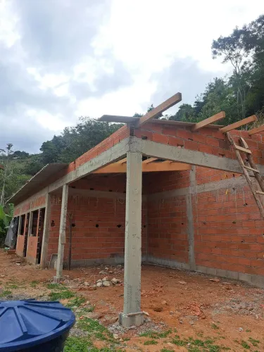 PEDREIRO DISPONÍVEL